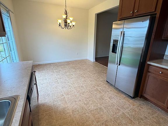 2nd image of 47 W Worthington Blvd