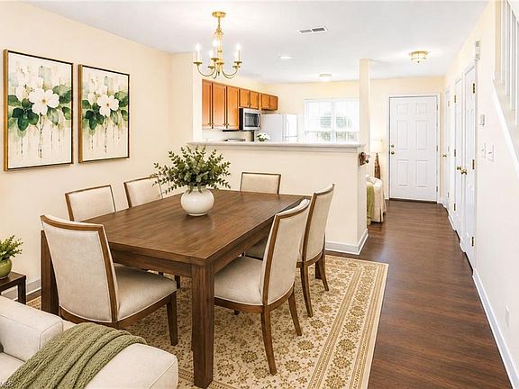 4th image of 140 Tannenbaum Cir