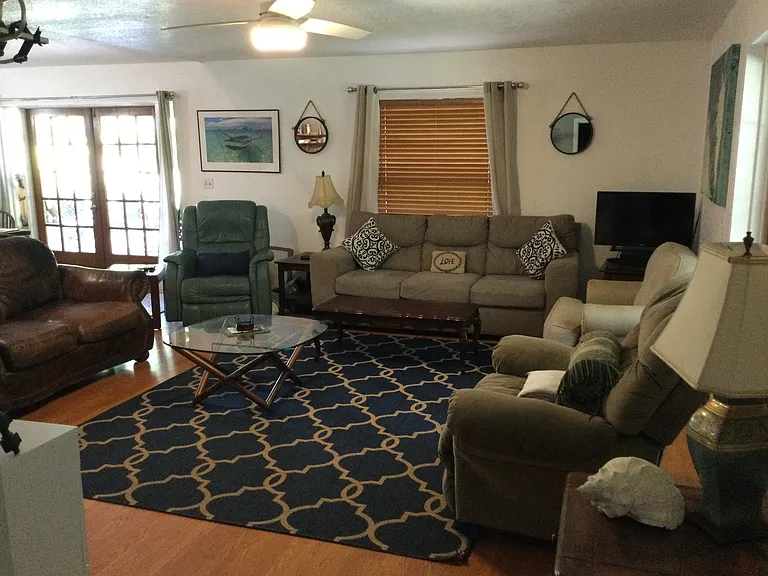 Living room & french doors to deck