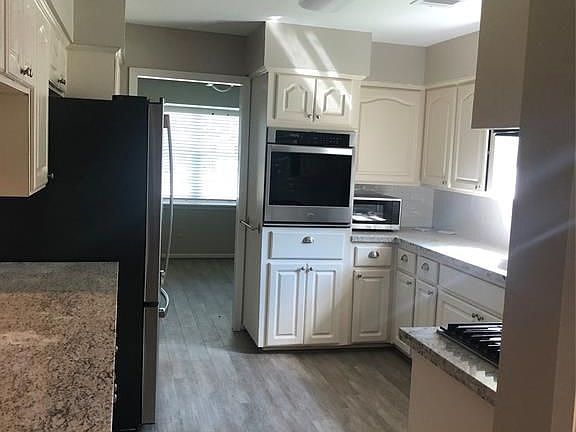 2nd image of 10221 Moorberry Ln
