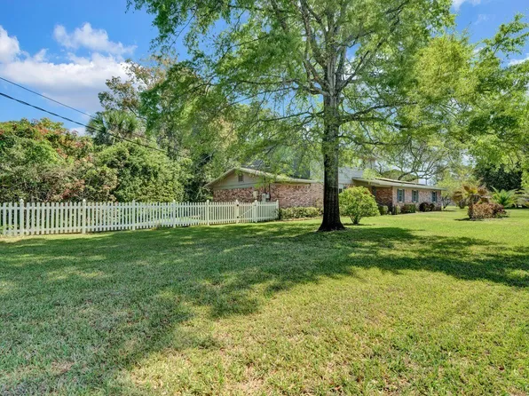 700 Country Club Ave NE, Fort Walton Beach, FL 32547