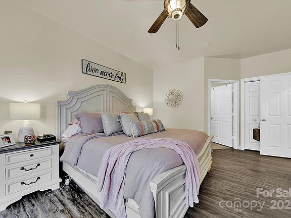 5th image of 2546 Carya Pond Ln