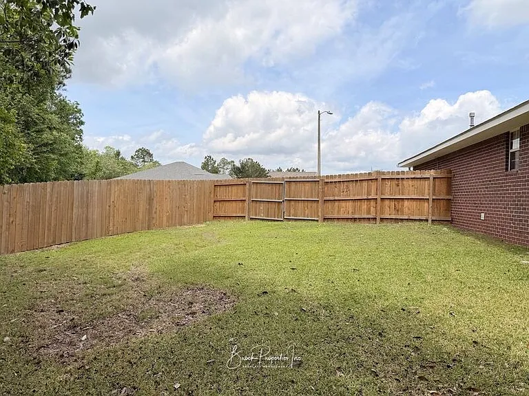 4718 Lemoyne Vis — Photo 26