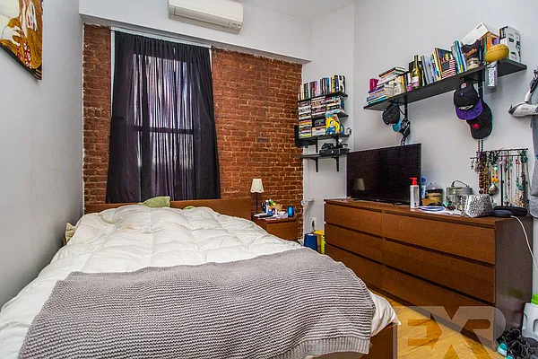 Rented by EXR | media 4