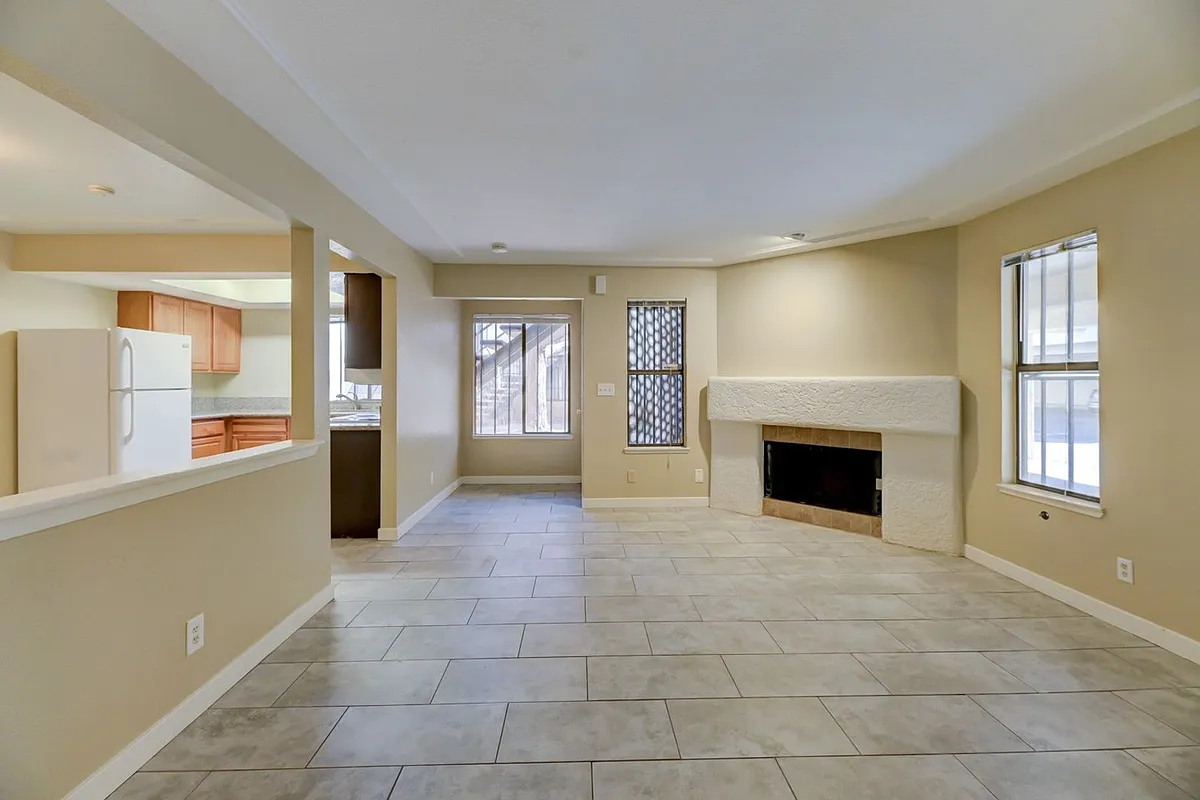 Building Photo - 2125 Sun Ave #B