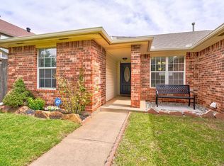 12525 SW 14th St, Yukon, OK 73099