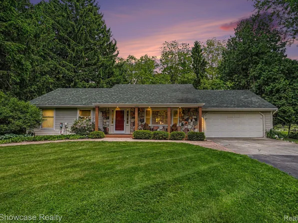 3609 Broadview Ln, Highland, MI 48357