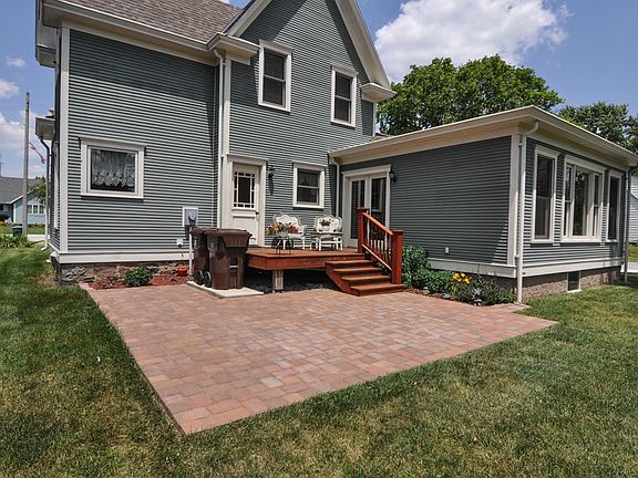 3rd image of 404 W Montgomery St