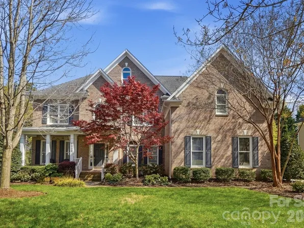 6326 Riverside Oaks Dr, Huntersville, NC 28078