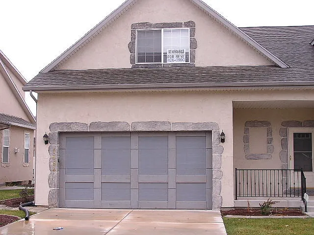 3 bed, 2.5 bath, 1725 sqft, $1,825 — Photo 2