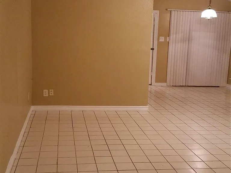 6826 Heather Hollow Dr — Photo 1