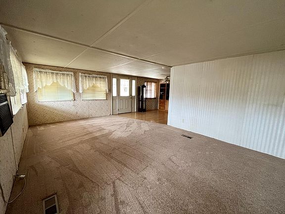 5th image of 43 Mill Dr