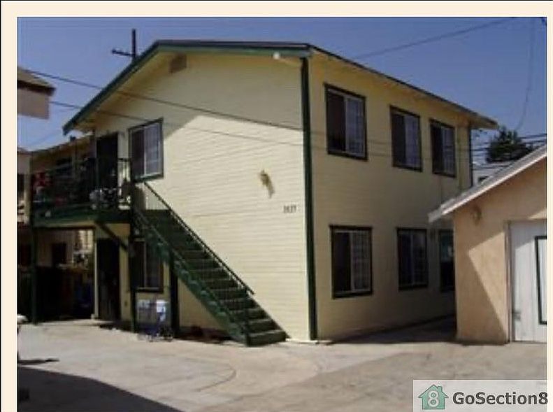 2nd image of 1615 Sherman Pl