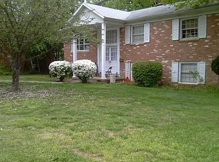14135 Essex Dr, Woodbridge, VA 22191