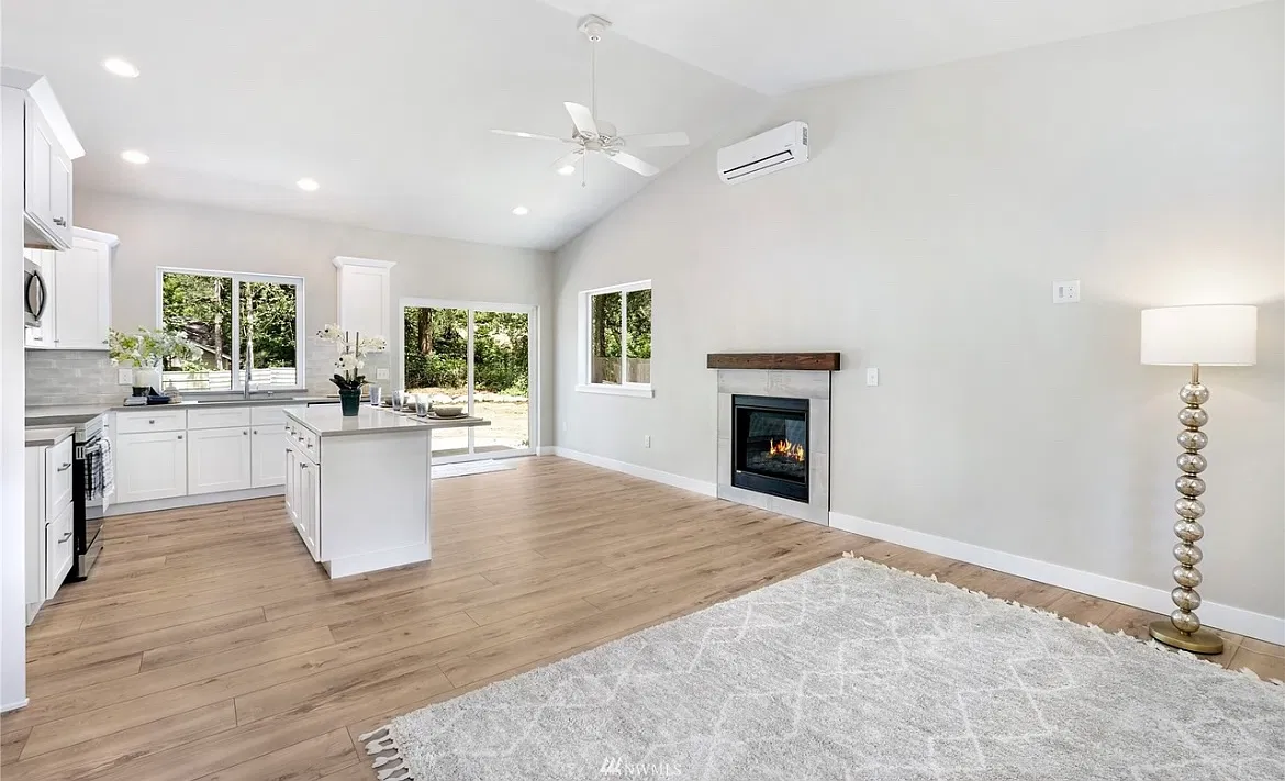 2 bed, 1008 sqft, $2,800 — Photo 4