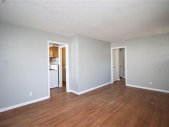 5th image of 3404 Doniphan Ave