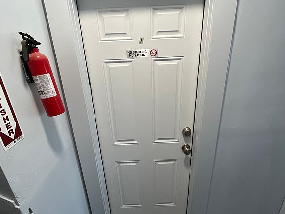5th image of 536 Plymouth Ave