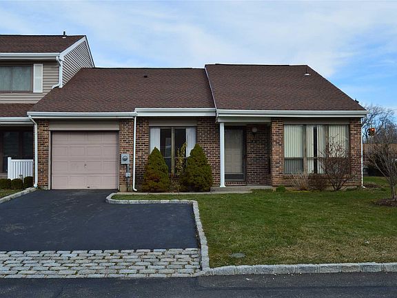 2nd image of 1 W Pond Ct