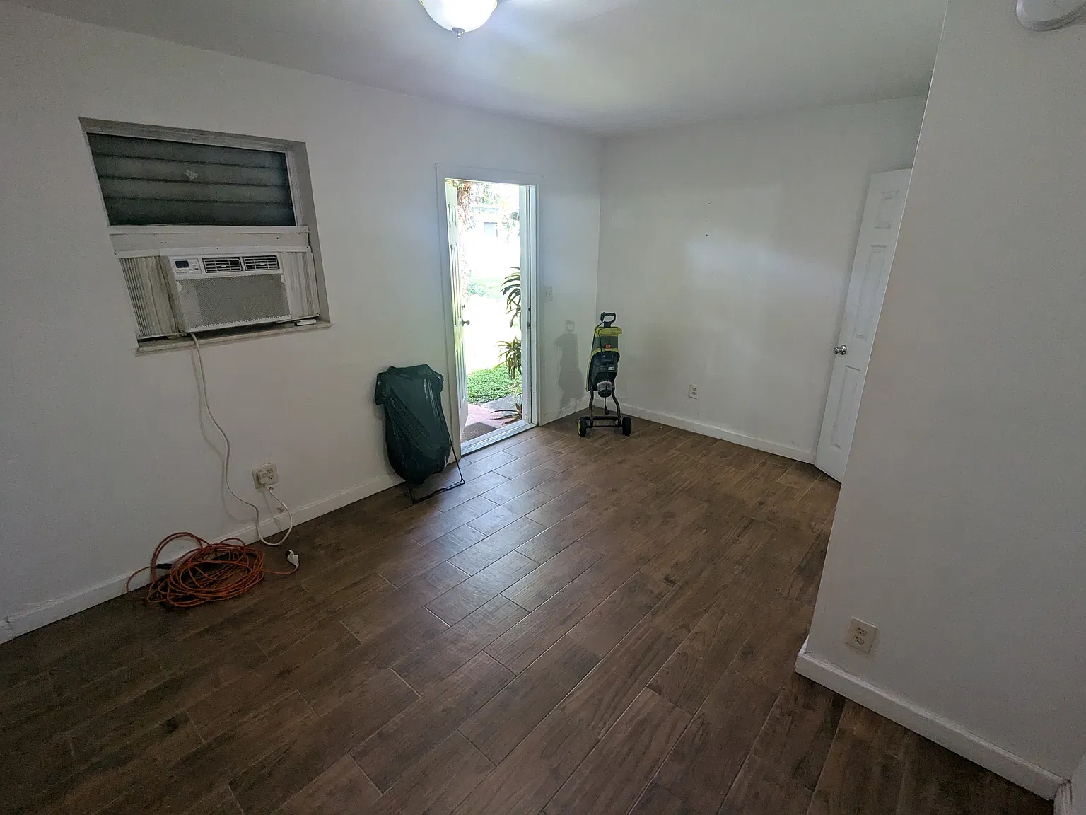 Studio, $1,500 — Photo 3