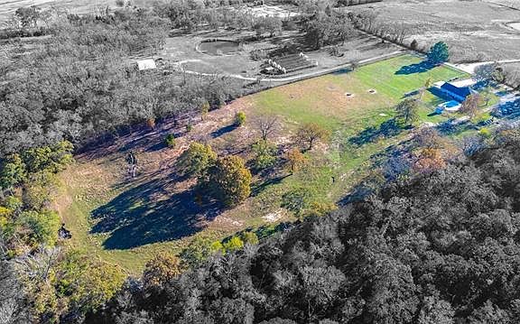 2nd image of 501 Vz County Road 1104