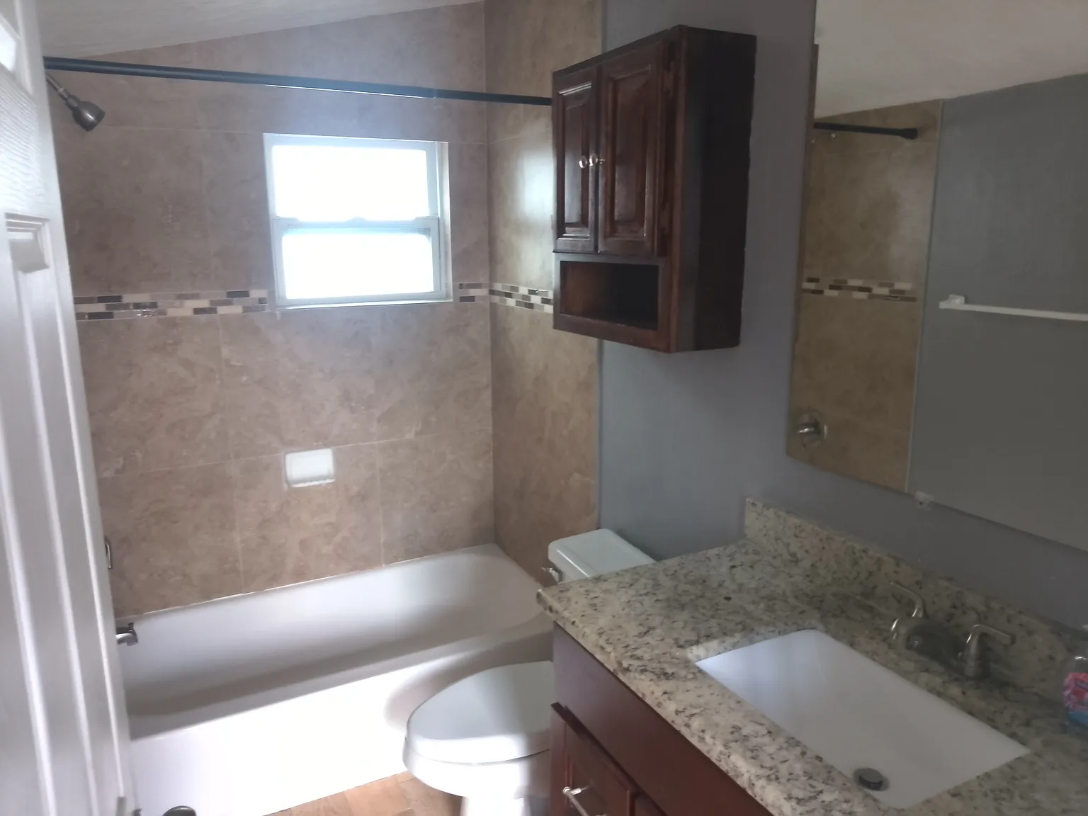 2 bed, 800 sqft, $2,100 — Photo 4