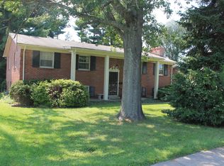 2706 Hounz Ln, Louisville, KY 40242