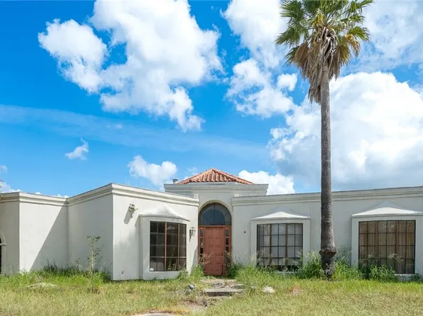 643 N Pirate Blvd, Sinton, TX 78387