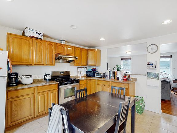 4th image of 60 N Central Ave #3