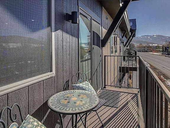 5th image of 2740 Lincoln Ave #3