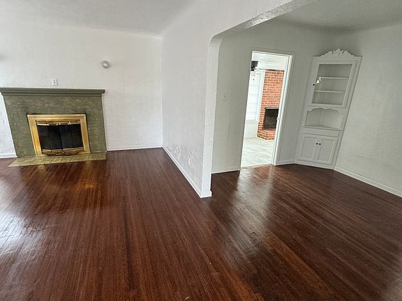 3rd image of 1801 Brokaw Ave