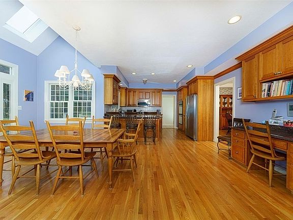 4th image of 291 West St