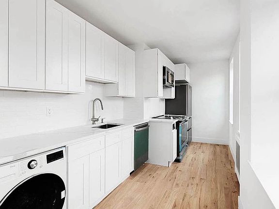 3rd image of 101 E 116th St APT 6G
