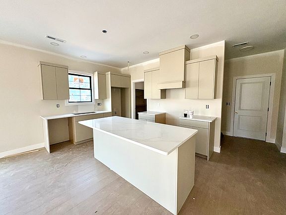 3rd image of 303 S 7th St