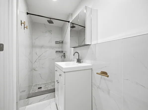 136 Cornelia Street image 7 of 17