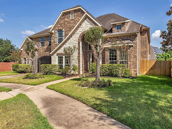3rd image of 5626 Valley Country Ln