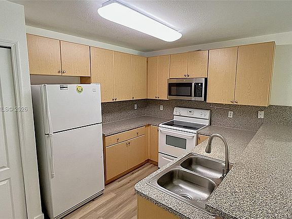 4th image of 22721 SW 88th Pl Unit 9-19