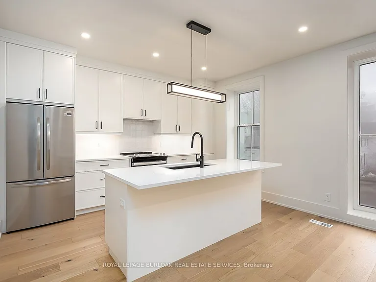 284 Wilson St E #201 — Photo 10