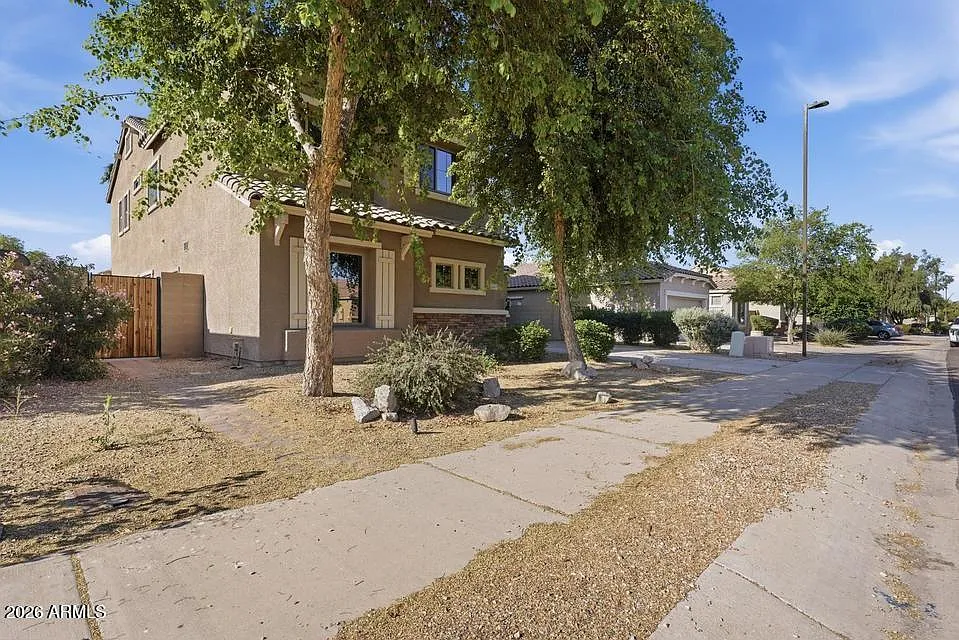 5 bed, 3.0 bath, 3256 sqft, $3,200 — Photo 3