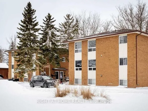 8 C Moir St, Peterborough, ON