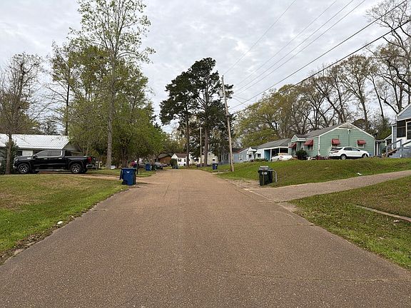 5th image of 213 Oakland Dr
