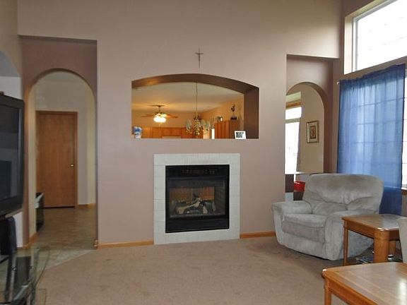 5th image of 9212 Bristol Ln