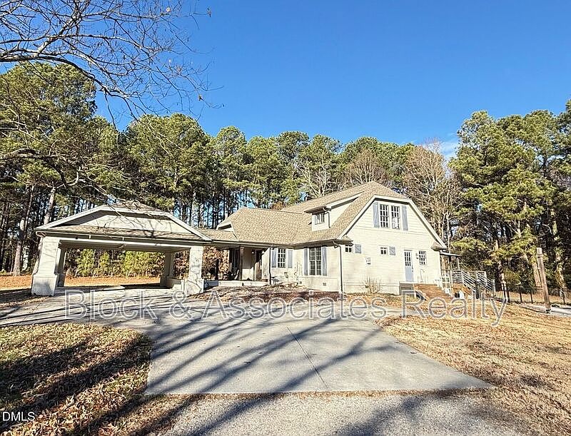 1st image of 121 Marilou Ln