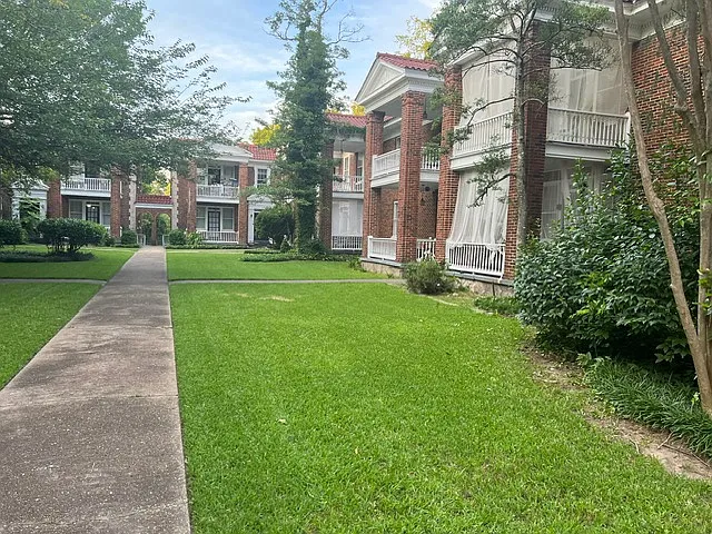 1975 Vineville Avenue - D1 — Photo 4