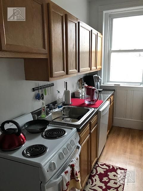 2nd image of 1589JTM Beacon St #13