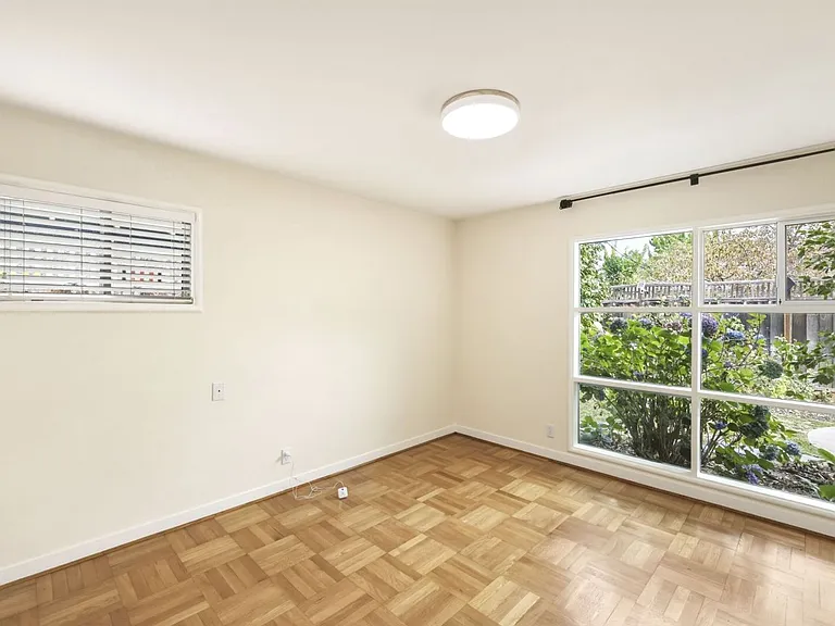 889 Embarcadero Rd — Photo 11