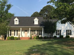 81 Country Club Cir, Searcy, AR 72143