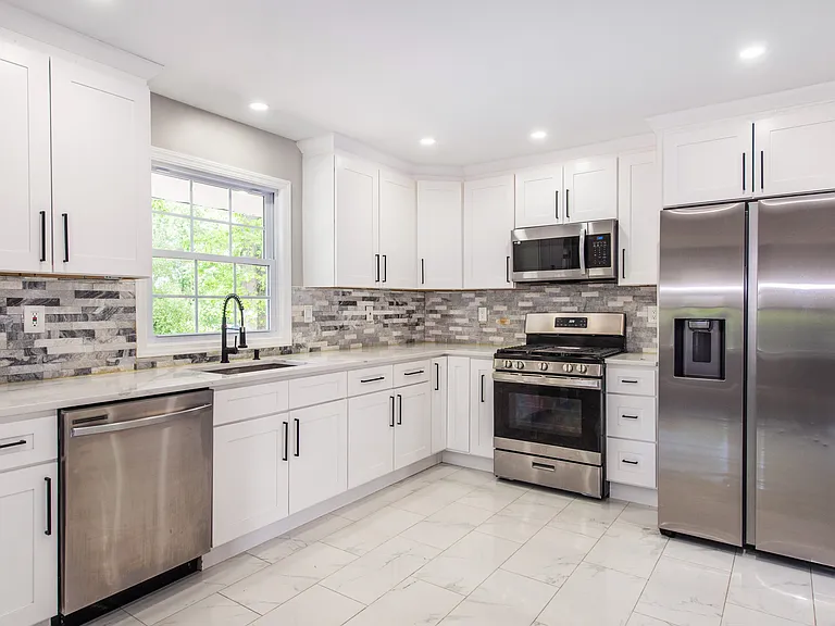 8 Wilcox Ave — Photo 14