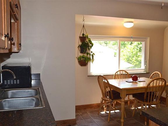3rd image of 1255 Carolann Ln