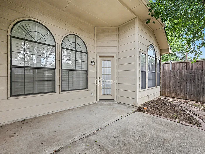 2702 Kingswood Ct — Photo 17