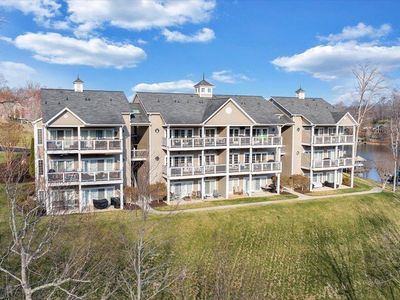300 S Pointe Shore Dr APT 411, Moneta, VA, 24121